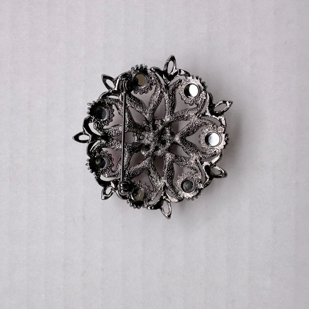 N/A vintage brooch
