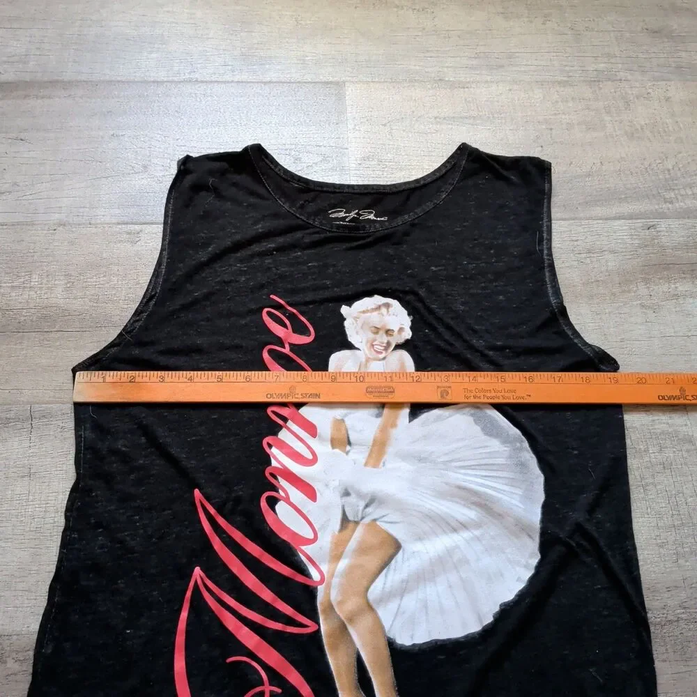 Marilyn Monroe soft black