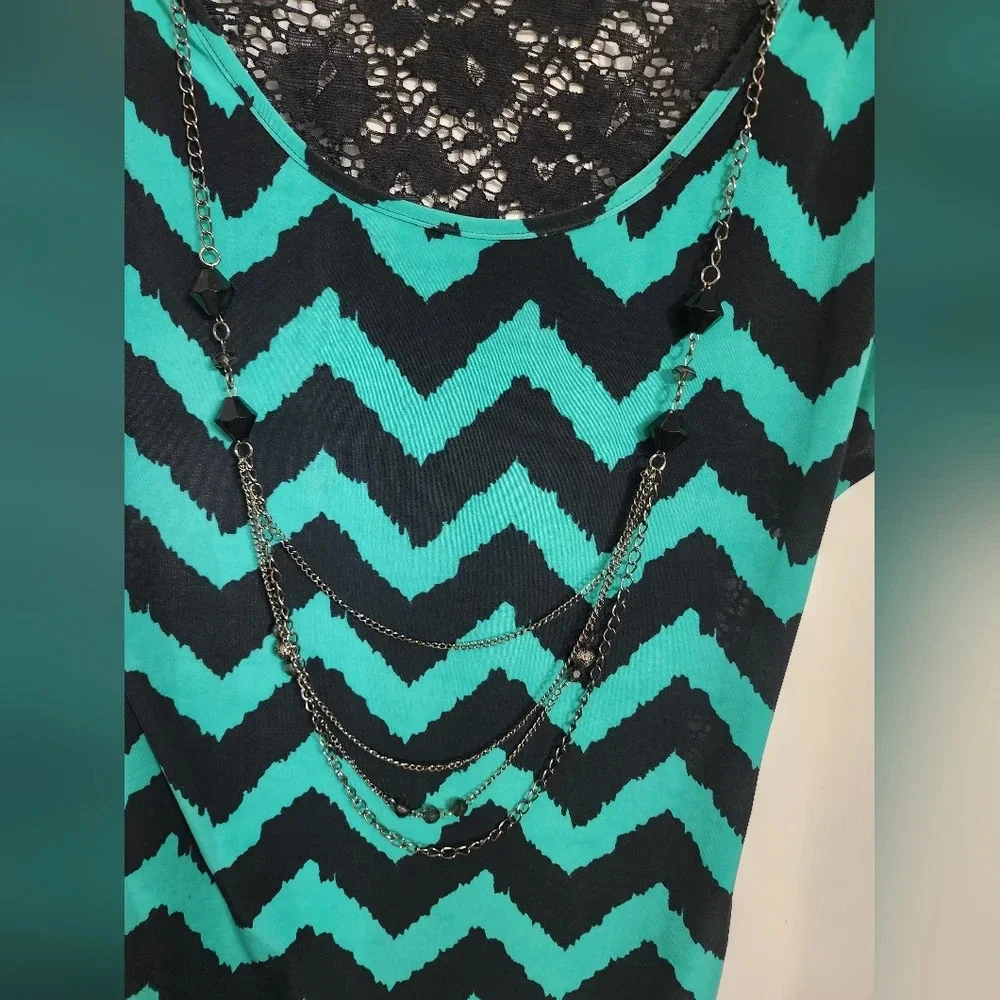 Free Kisses front top