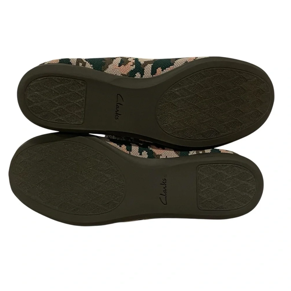 Clarks bow detail green
