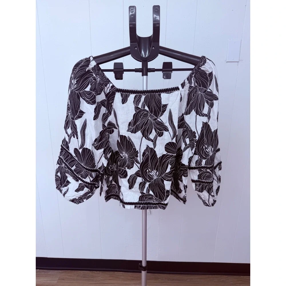 Tahari linen blouse