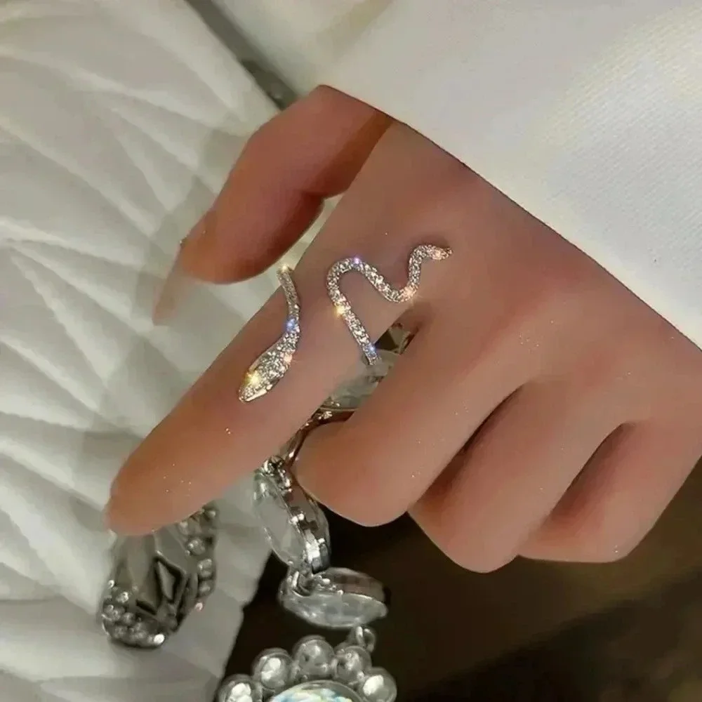 Snake Hot sexy ring size is adjustable 6 to 9