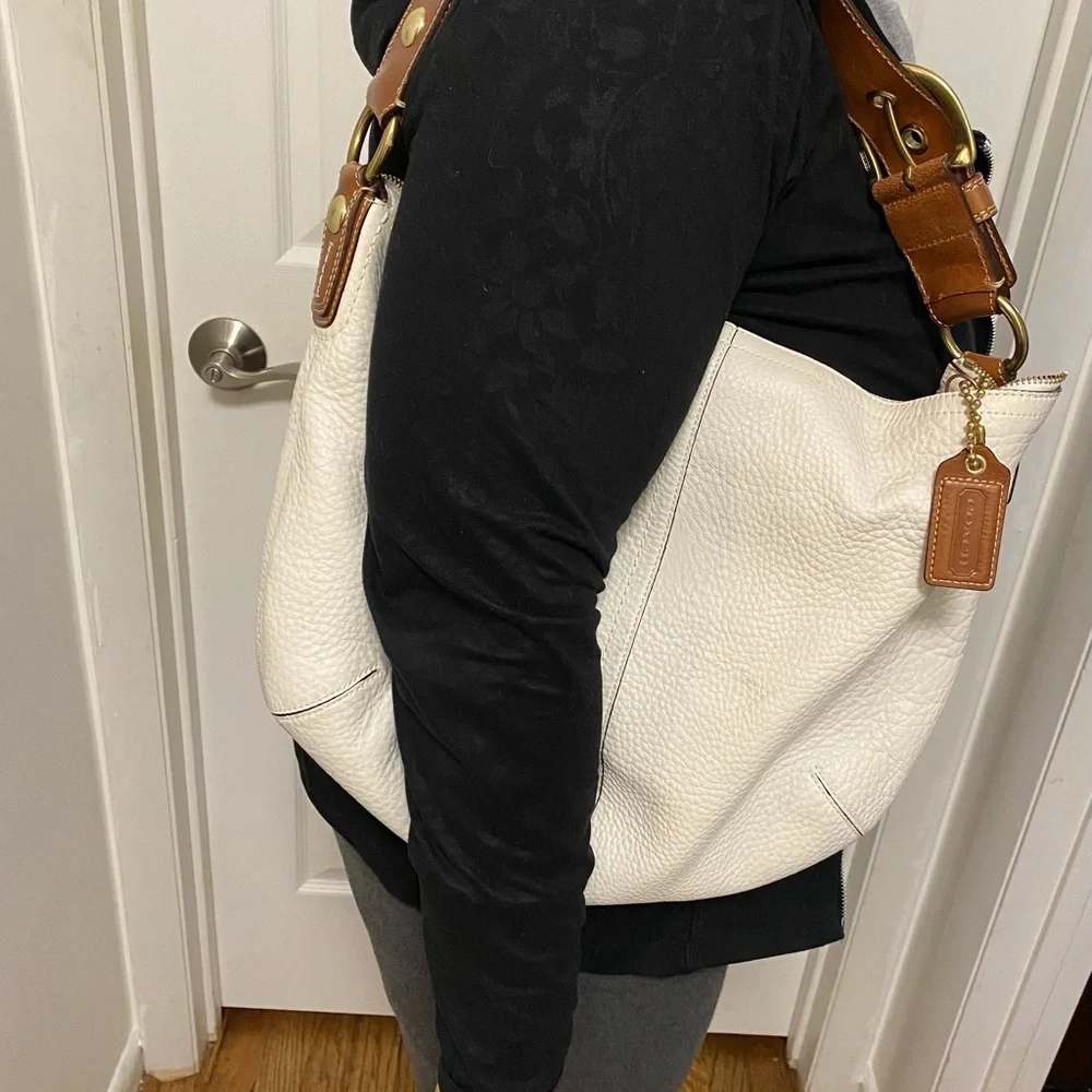Coach elegant cream