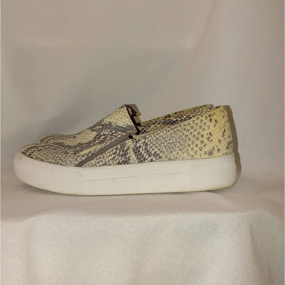 Vince Camuto pre owned
