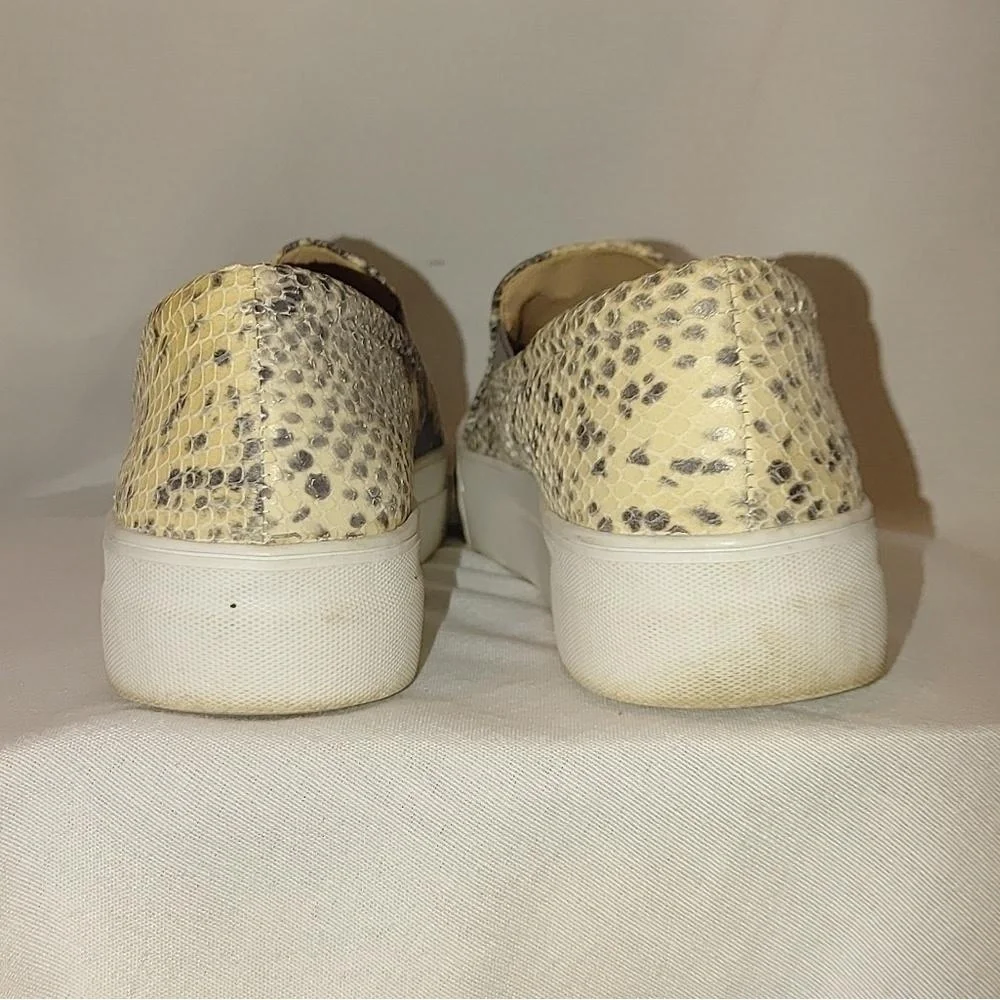 Vince Camuto pre owned