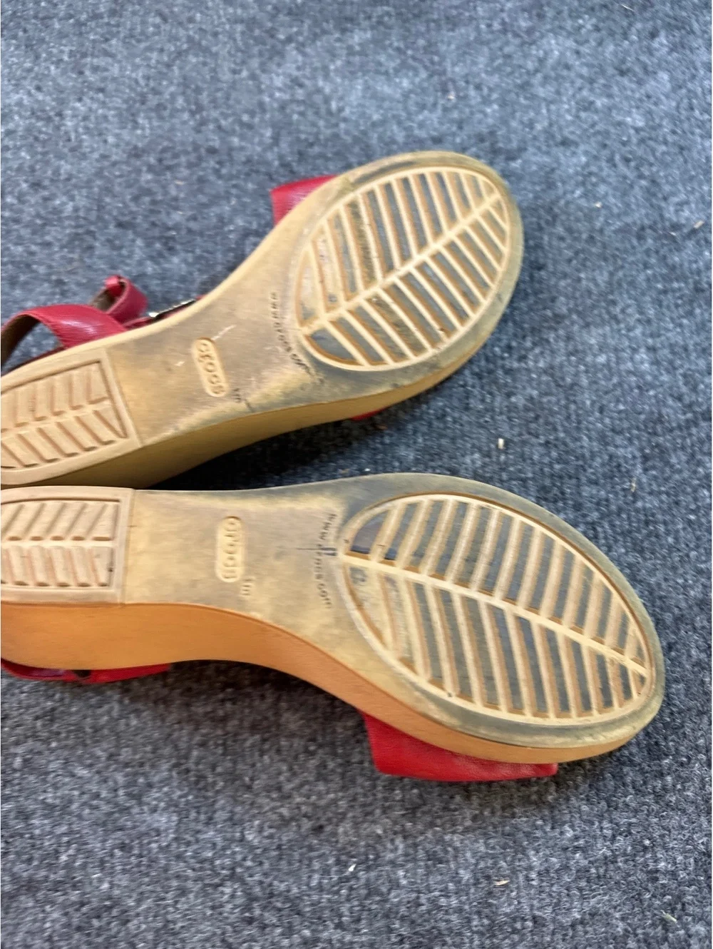 CROCS women’s sandals