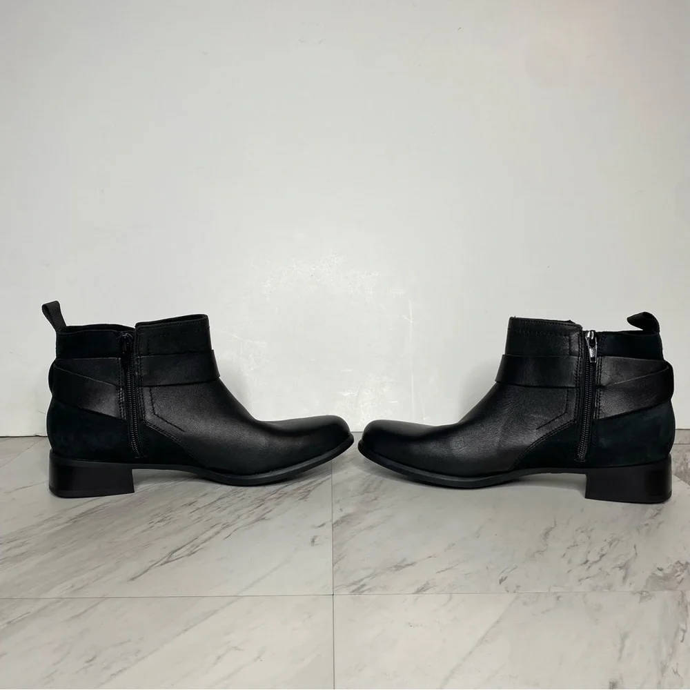 Munro black leather