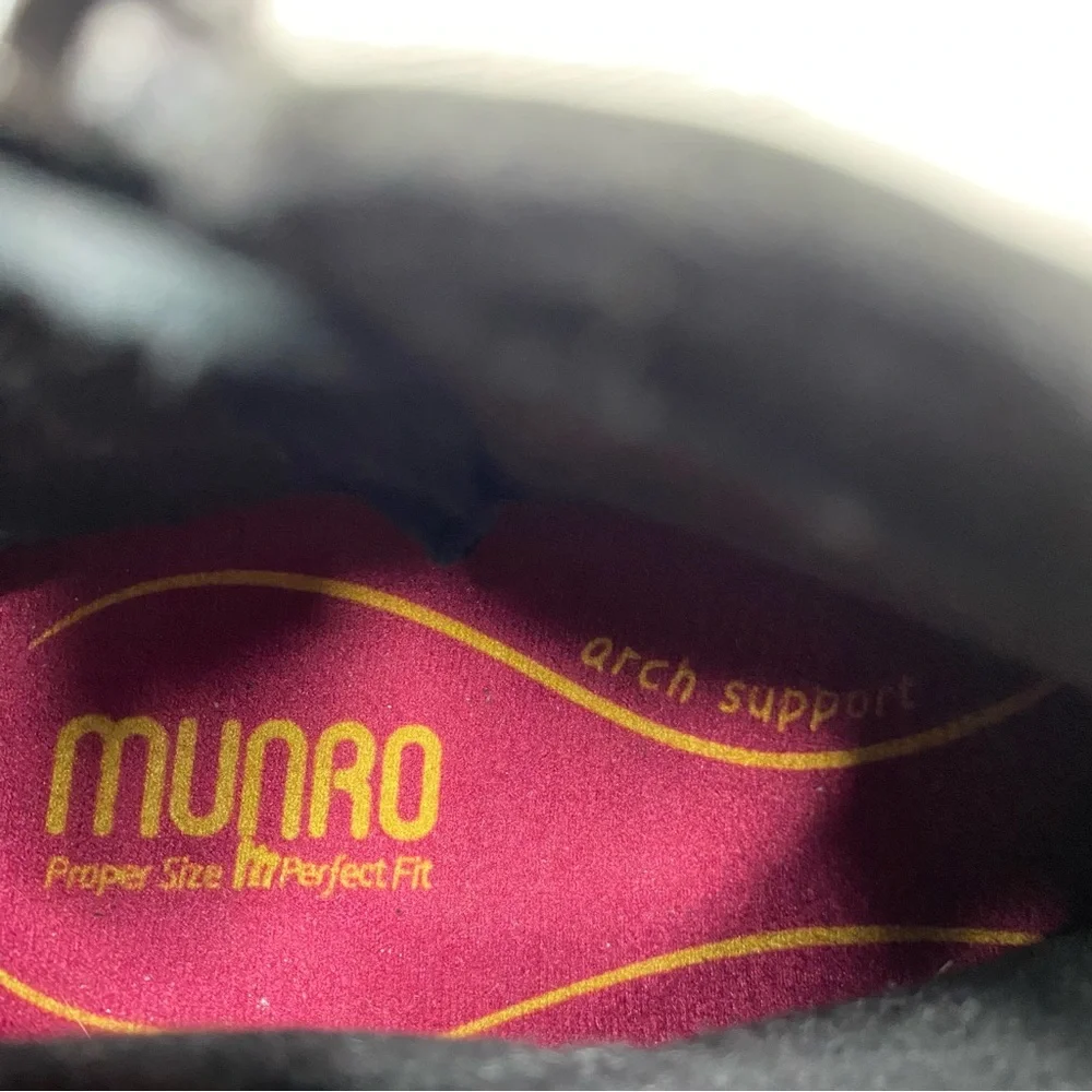 Munro black leather