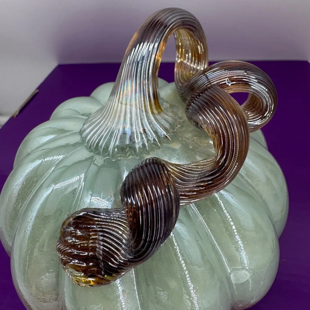 N/A beautiful iridescent