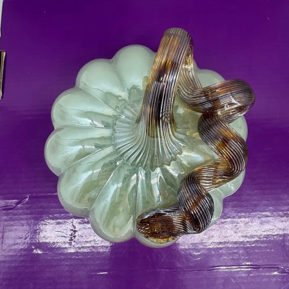 N/A beautiful iridescent