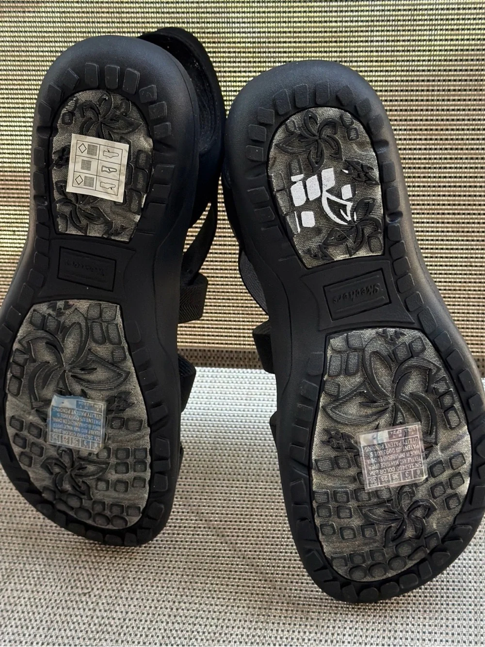 Skechers features accents