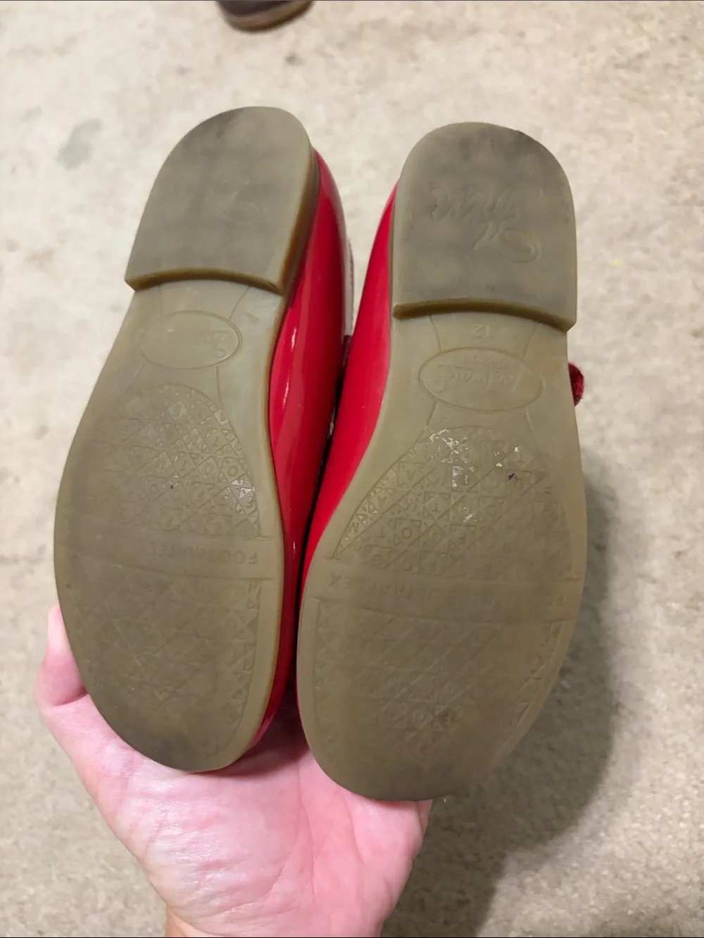Footmates shiny red