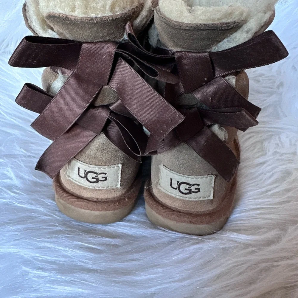 UGG kids bailey
