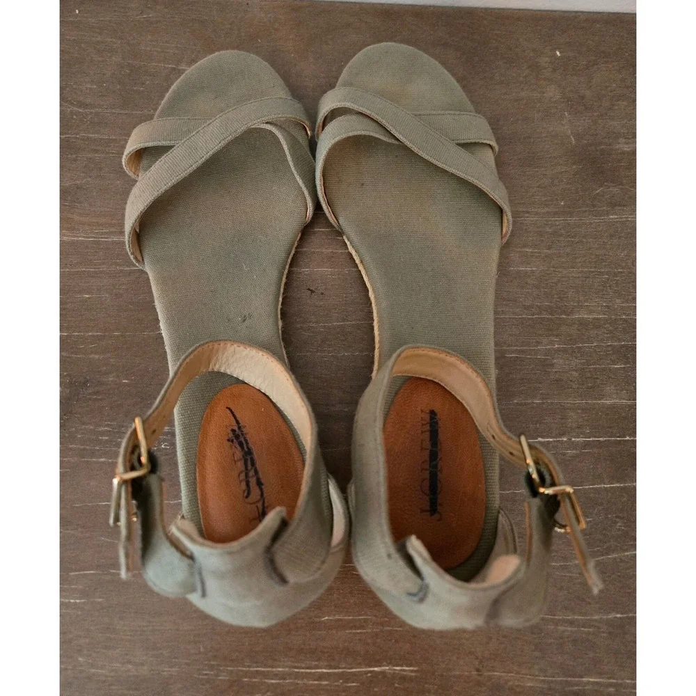 J. Crew step into