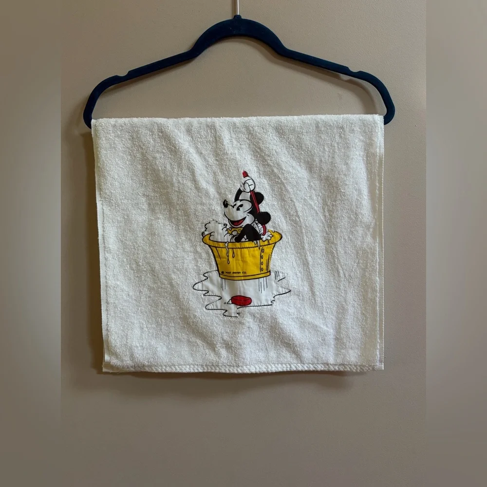 Vintage Walt Disney USA Mickey Mouse Bathtub Time Hand Towel Bathroom Decor