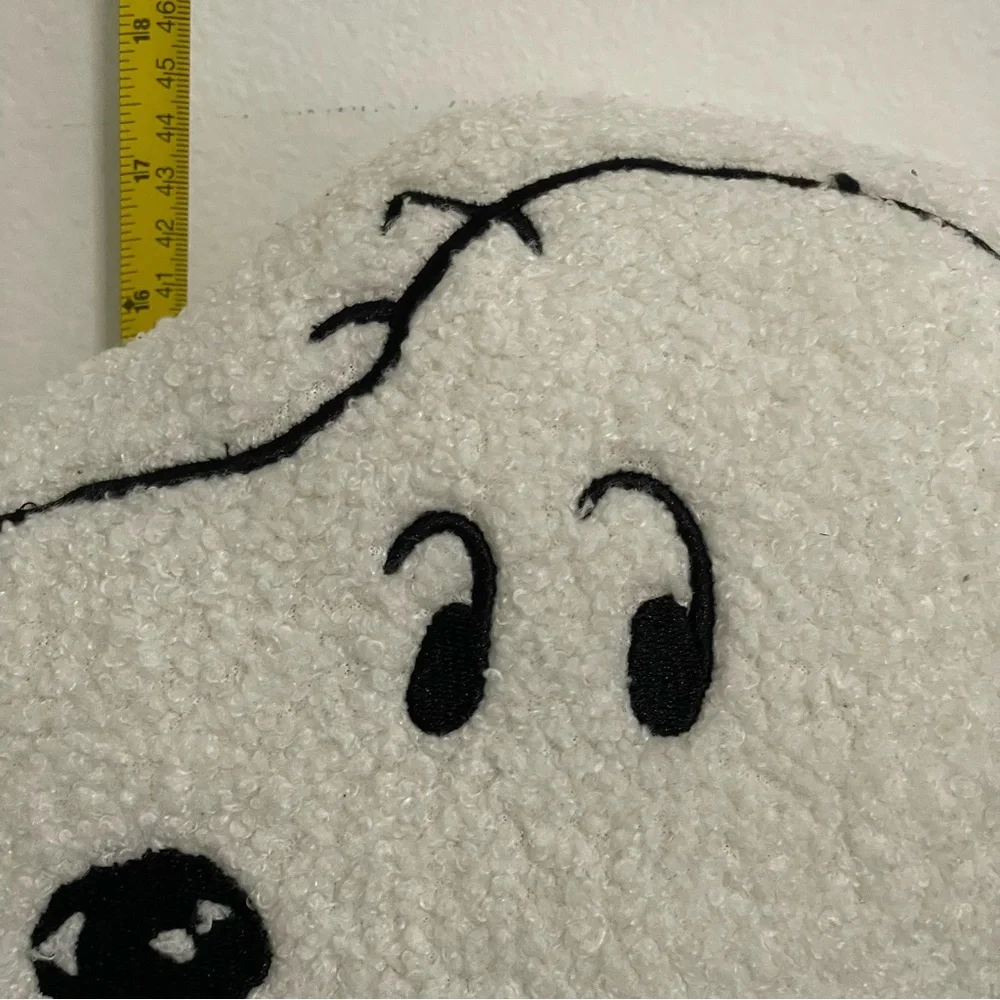 Peanuts please see