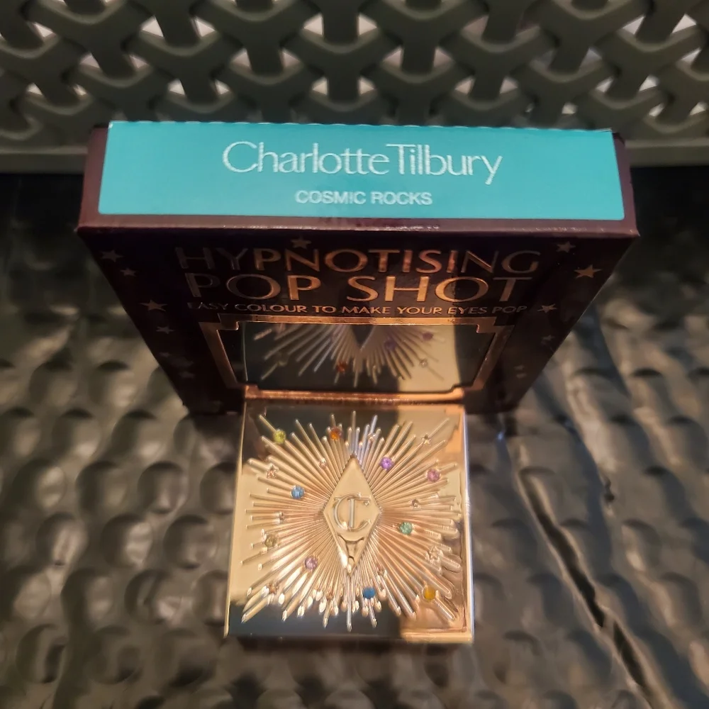Charlotte Tilbury chrome purple