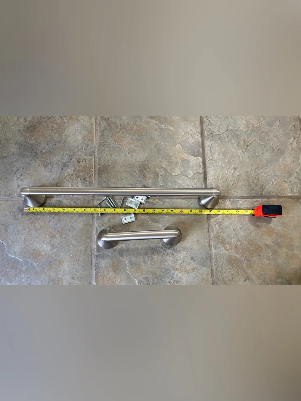 N/A towel bar