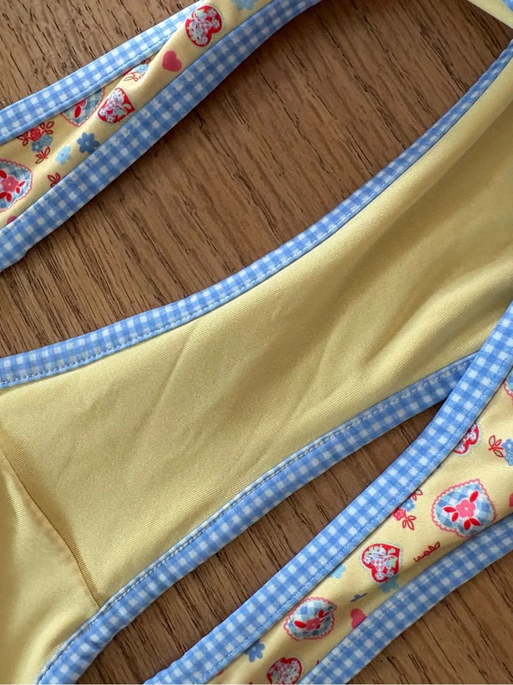 Frankies Bikinis by pink