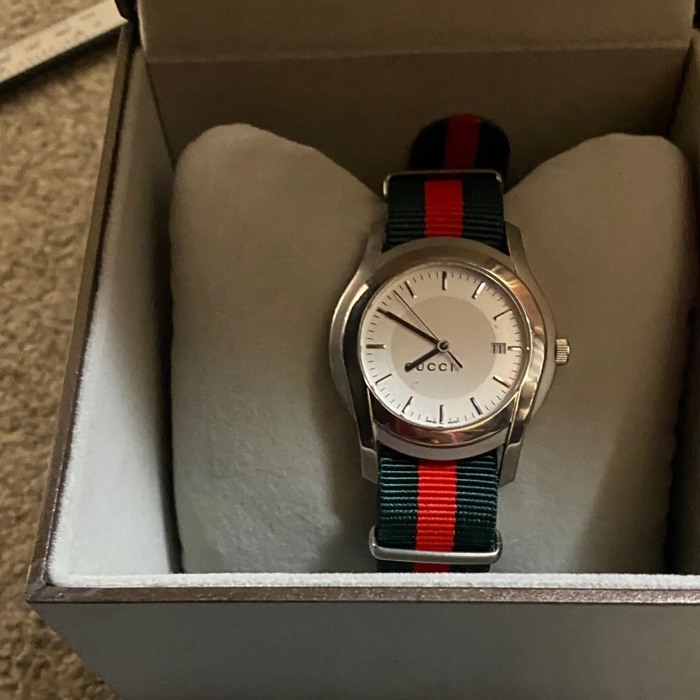 Gucci elegant stainless