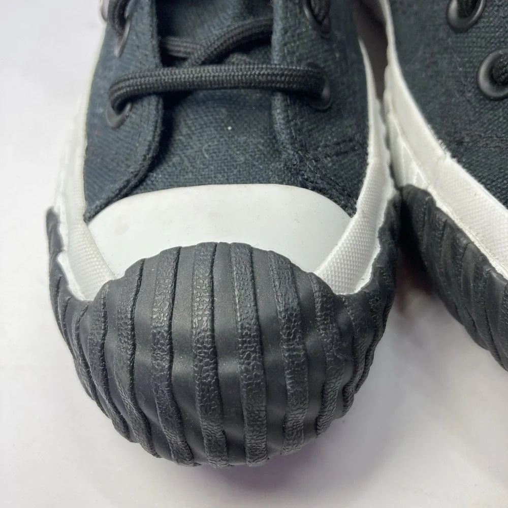Converse men women