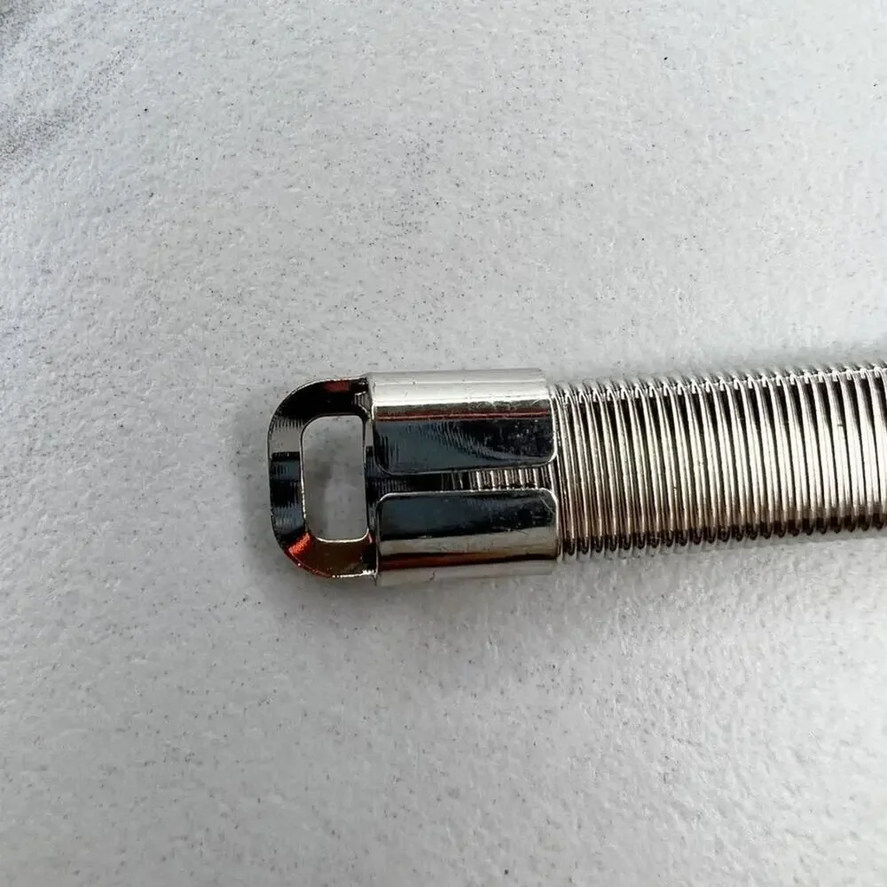 Unbranded silver tone