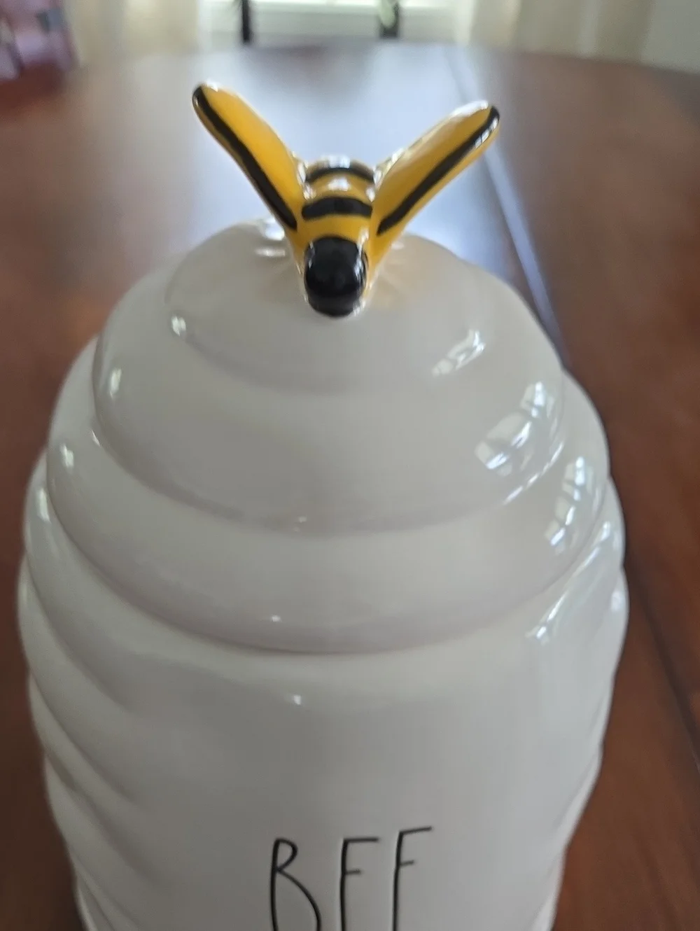 Rae Dunn smooth measures bee