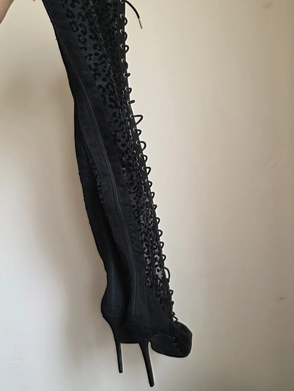 N/A elegant black