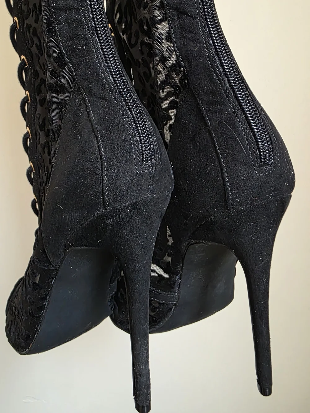 N/A elegant black
