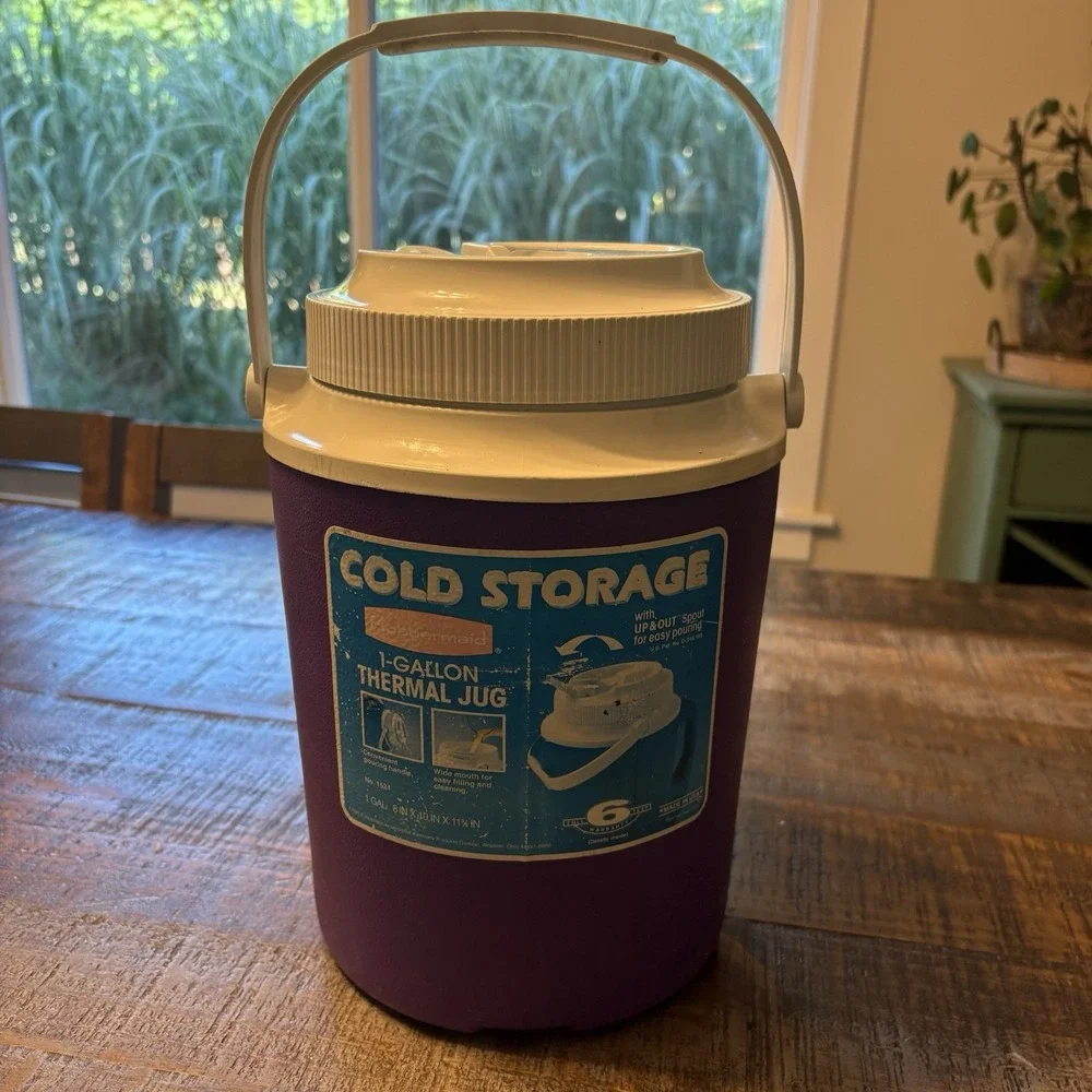 Vintage Rubbermaid/Gott 1 Gallon Water Beverage Cooler Handle #1524 Purple
