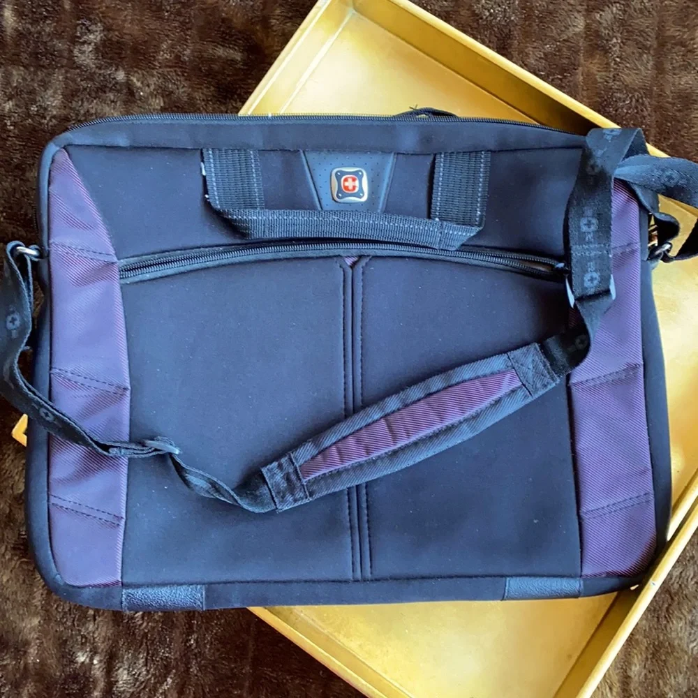 Swiss Gear Black‎ Neoprene Padded Computer Tote