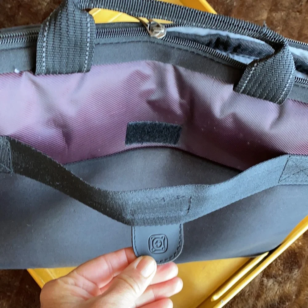 SwissGear black burgundy