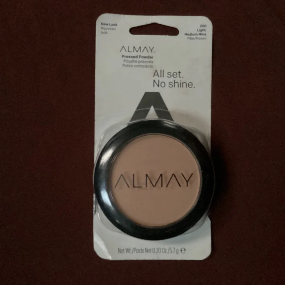 Almay Pressed Powder 200 Light Medium Net Wt. 0.20 oz/5.7 g New/Sealed
