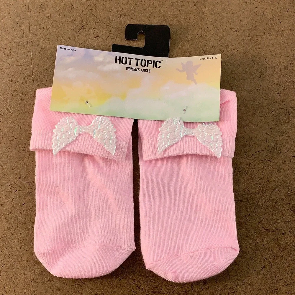 Hot Topic‎ Women's Shoe Size 5-10 Pink 3D Wings Ankle Socks 1 Pair NWT
