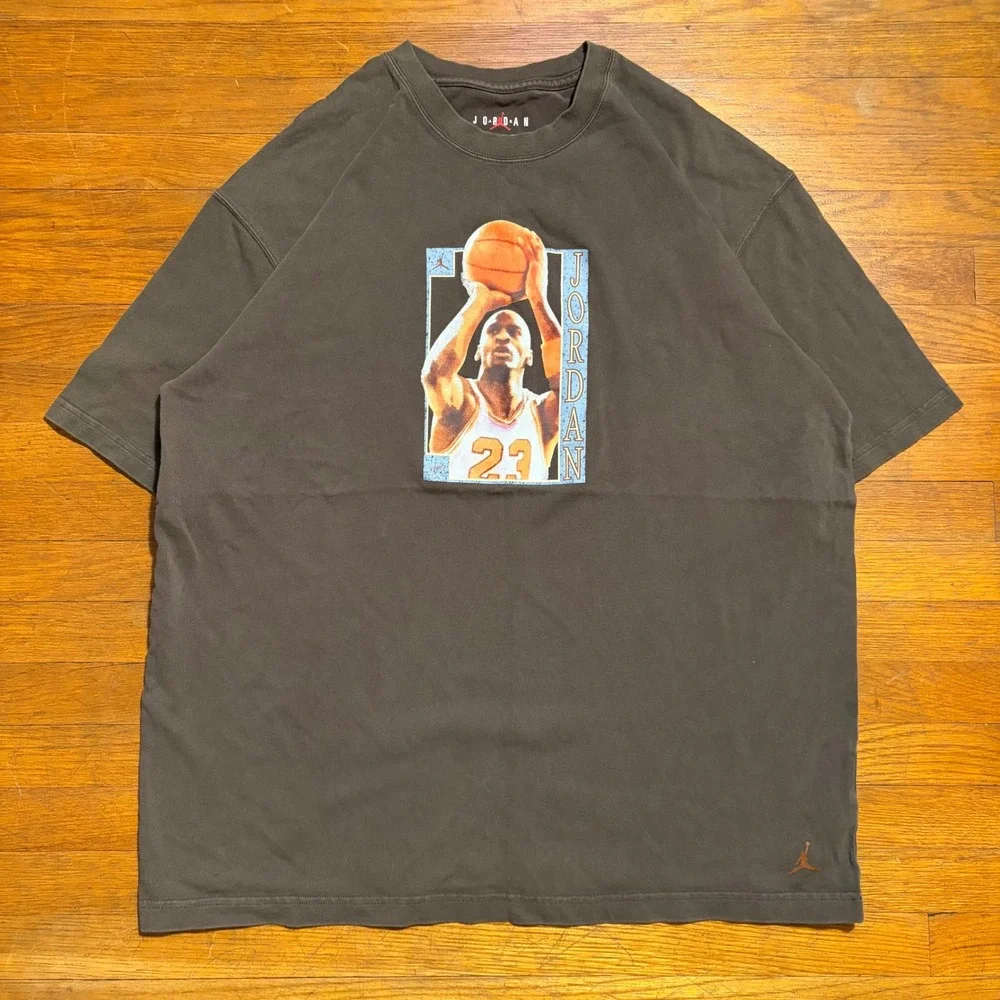 Jordan Mens Oversized Fit Michael Jordan Graphic T-Shirt Brown Medium