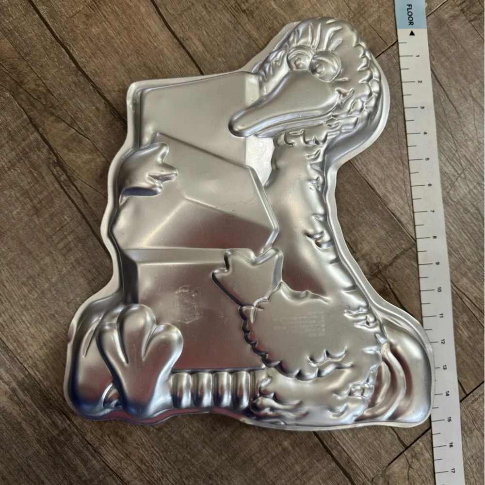 Wilton vintage aluminum