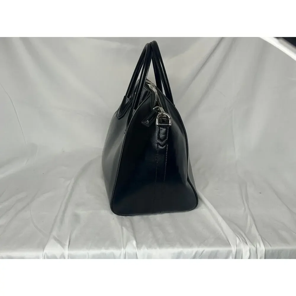 Givenchy please see