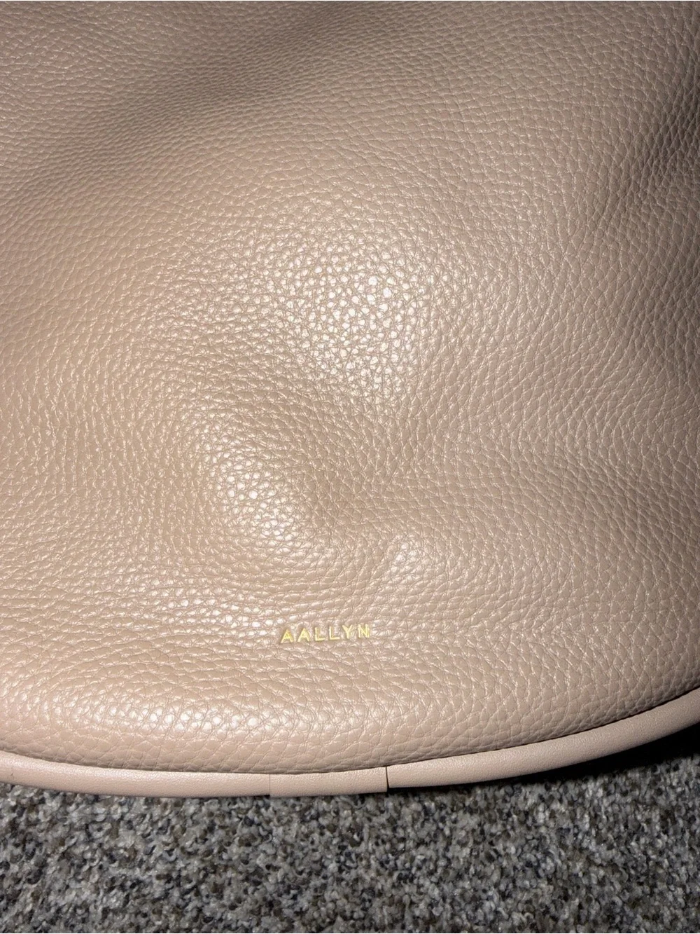 AALLYN lightweight design pebbled