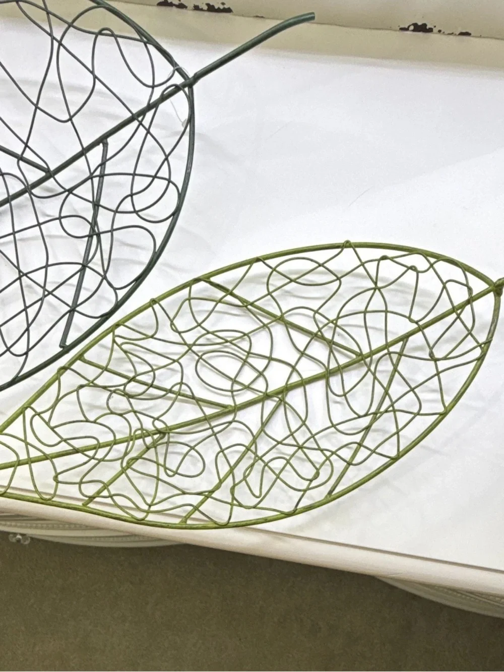 Set of 2 Green Metal Wire Leaf Trays / Decorative Catchall Baskets