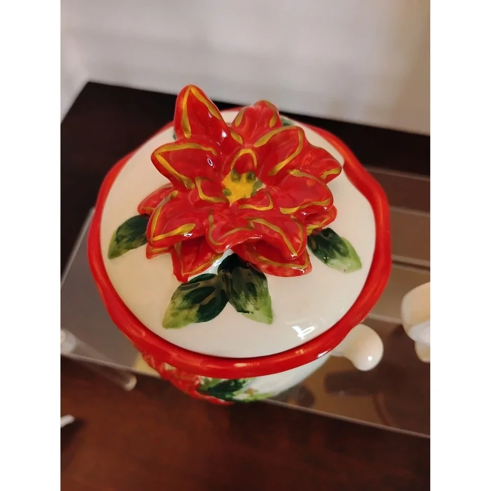 N/A poinsettia flower