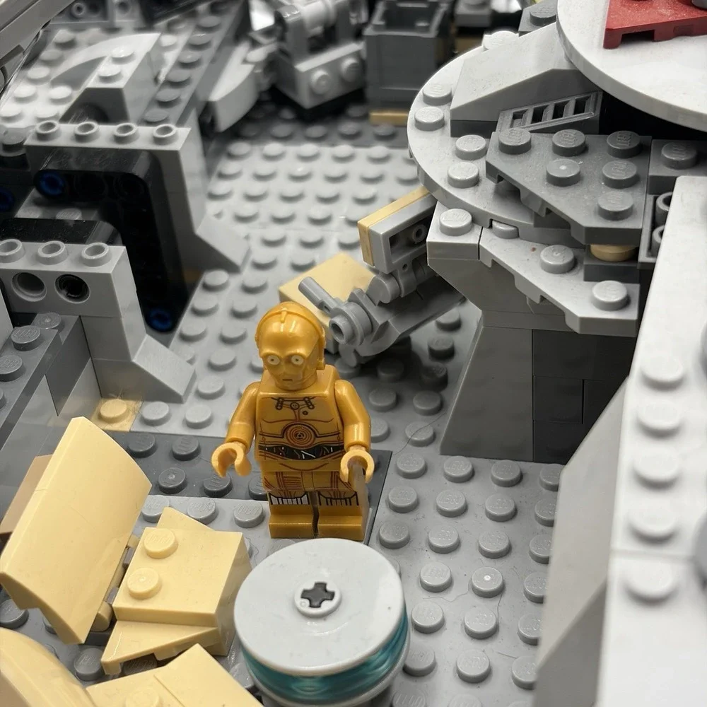 LEGO‎ Star Wars: Millennium Falcon (75257) Built Set W 2 Mini Figs