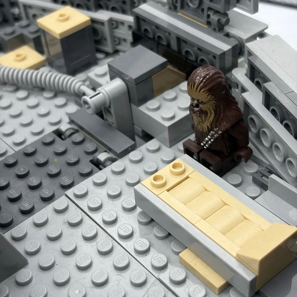 LEGO‎ Star Wars: Millennium Falcon (75257) Built Set W 2 Mini Figs