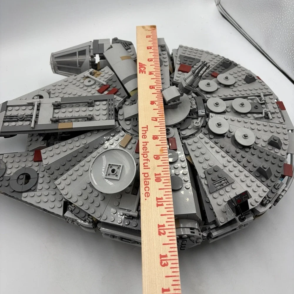 LEGO‎ Star Wars: Millennium Falcon (75257) Built Set W 2 Mini Figs