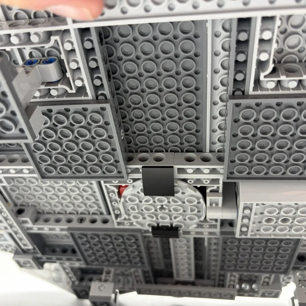 LEGO‎ Star Wars: Millennium Falcon (75257) Built Set W 2 Mini Figs