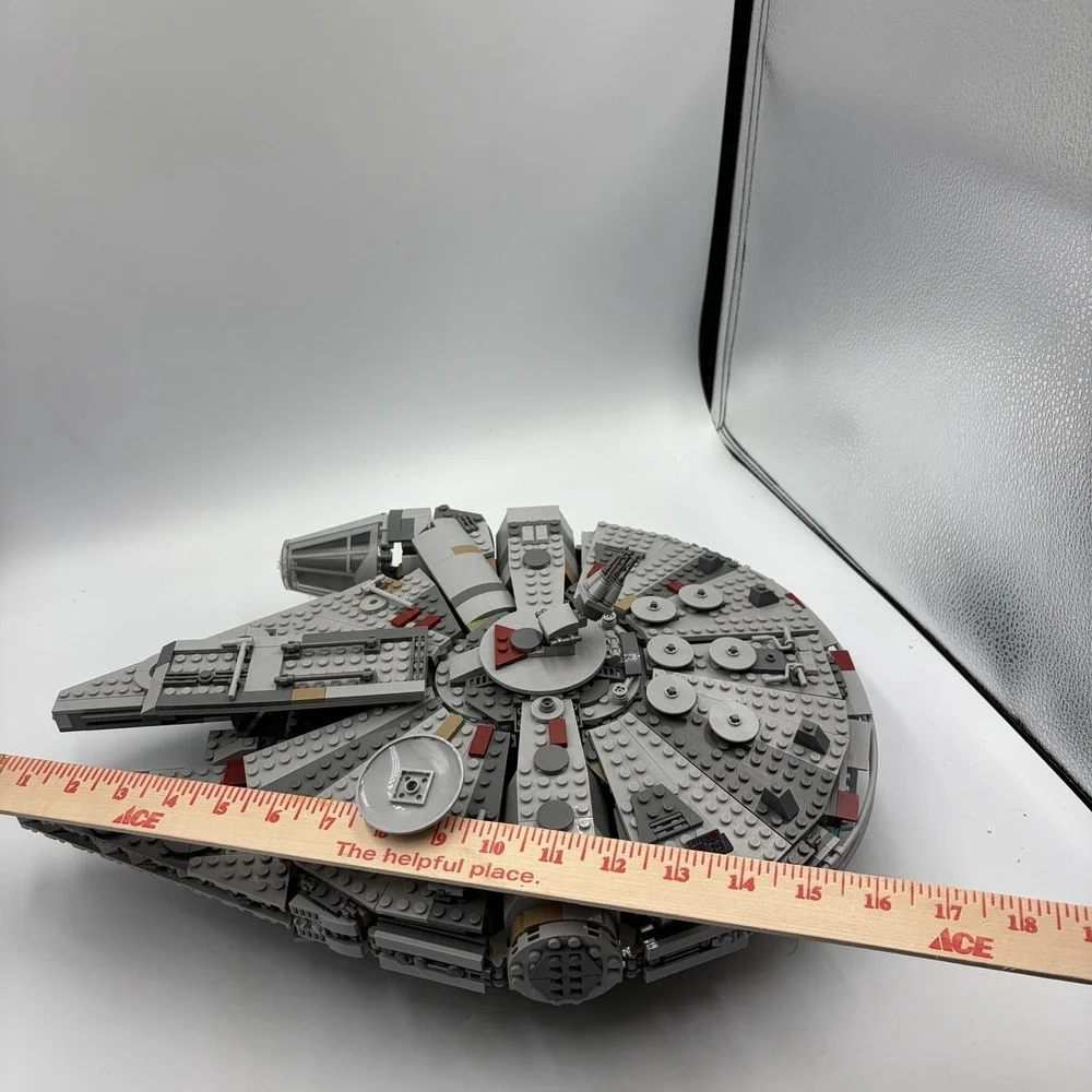 LEGO‎ Star Wars: Millennium Falcon (75257) Built Set W 2 Mini Figs
