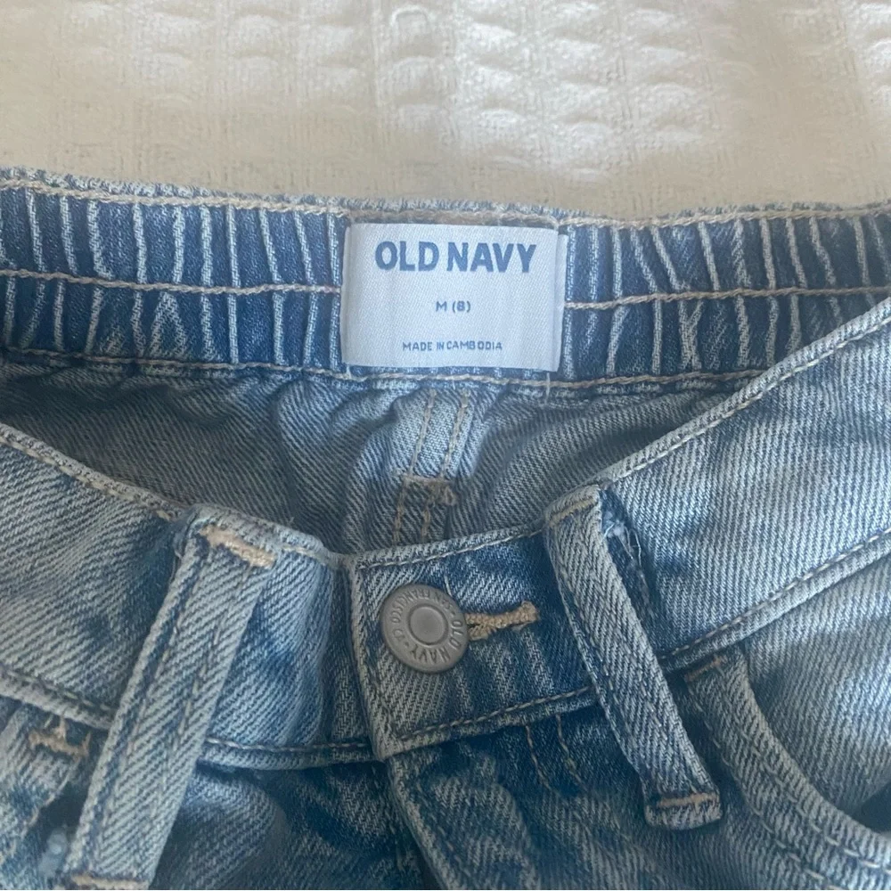 Old Navy includes black