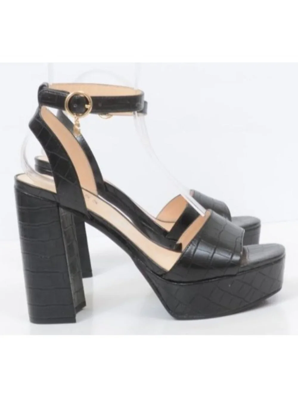 Guess features material