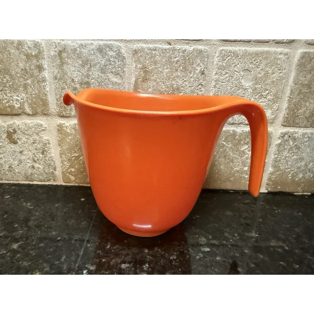 VTG Rubbermaid Orange Measuring Bowl 1.5 Qt 6 Cup Grip N Mix 2661 Plastic‎