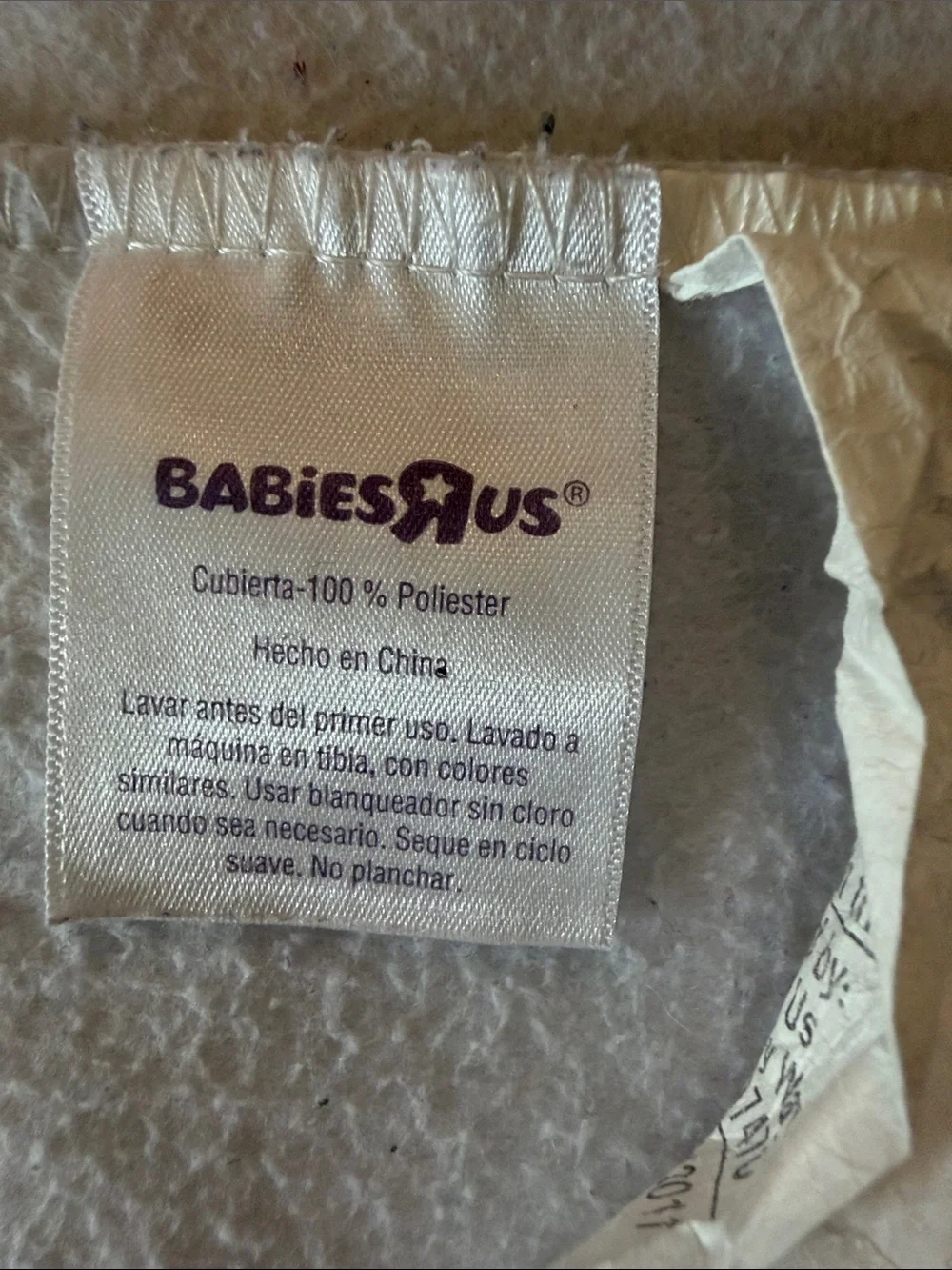 BabiesRUs White Plush Baby Bath Mattress Protector