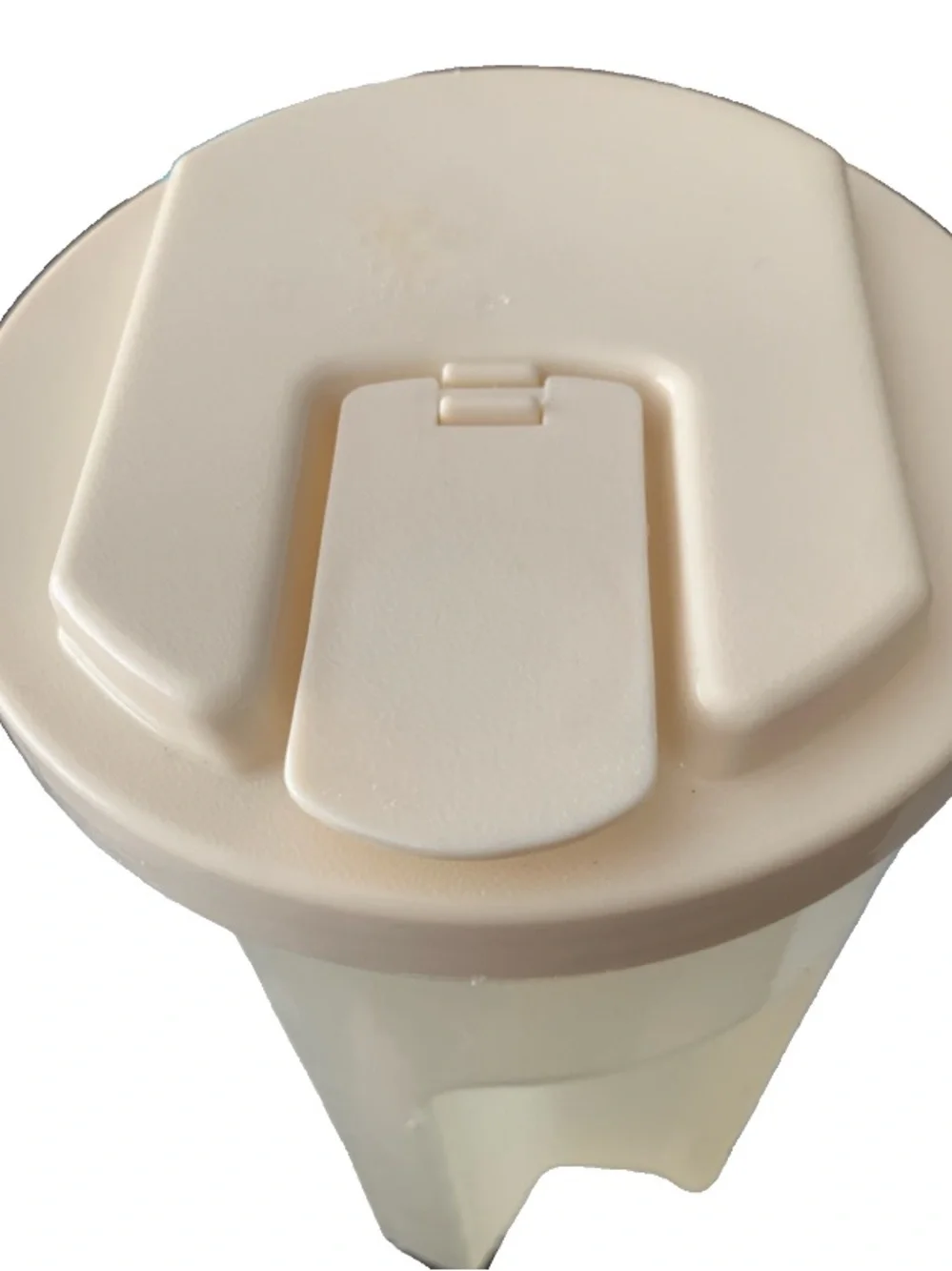 Rubbermaid vintage quart